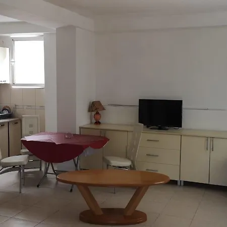 Palma Ceoce Daire Budva